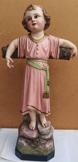 Niño Jesús Cruz Olot Pasión 43 ctm de alto x 22 de