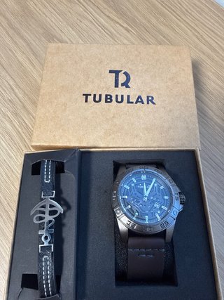 Reloj y Pulsera Tubular