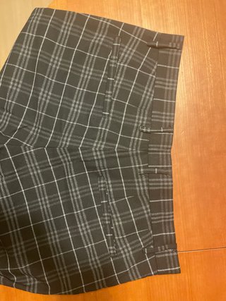 Pantalones de cuadros grises y negros