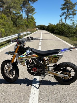 Rieju Mrt Pro Supermotard Blanca y Dorada