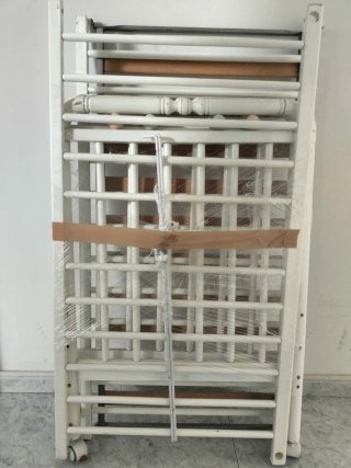 Cuna de bebé blanca