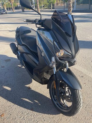 Yamaha Xmax 125 Negra
