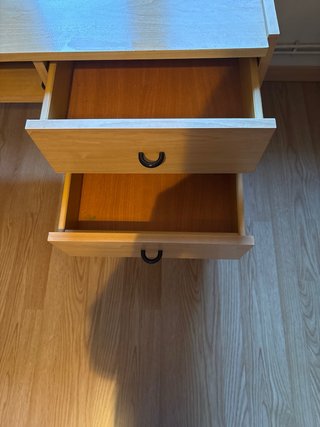 Cama 105cm, somier, colchón, mesa estudio y silla