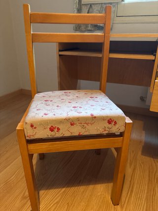 Cama 105cm, somier, colchón, mesa estudio y silla