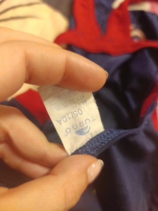 Bañador y gorro Sagrat Cor azul y rojo