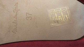 Zapatos de salón Marian rosas  con pedrería