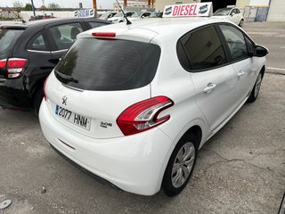 Peugeot 208 2013