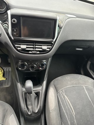 Peugeot 208 2013