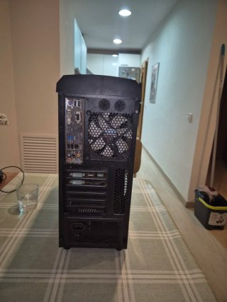 Torre PC Montada a Piezas Negra