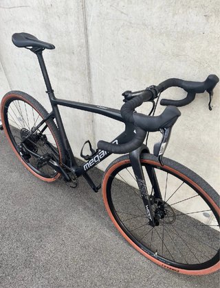 Megamo WEST 10 2025 Carbono
