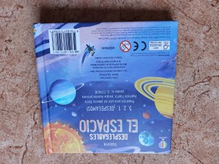 Cuento con desplegables 3D del espacio