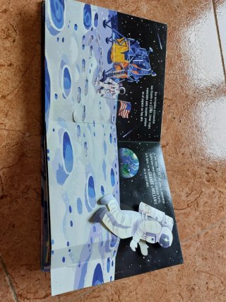 Cuento con desplegables 3D del espacio