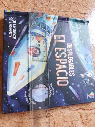 Cuento con desplegables 3D del espacio
