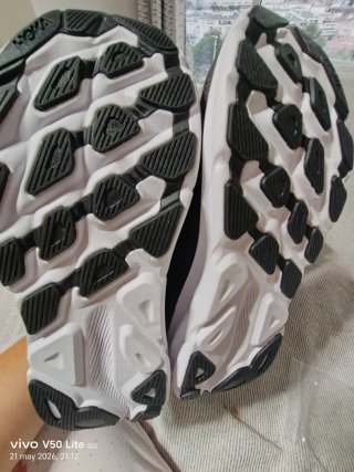 Zapatillas  Mujer Negras y Blancas