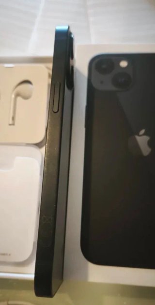 iPhone 13 128GB Negro + Accesorios