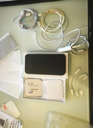 iPhone 13 128GB Negro + Accesorios