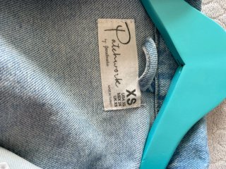 Cazadora vaquera Bershka patchwork XS