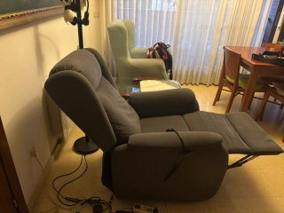 Sillón reclinable eléctrico gris