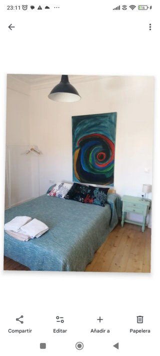 Se alquila habitación grande en  centro Valencia