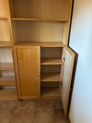 6 Estanterías de madera y mesa para ordenador