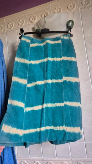 Completo gonna e gilet tie-dye
