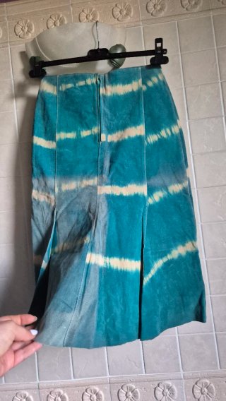 Completo gonna e gilet tie-dye