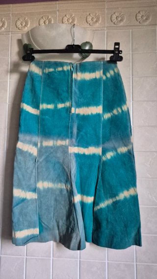 Completo gonna e gilet tie-dye
