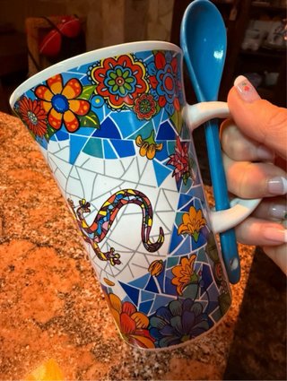 Taza Gaudi con lagarto y mosaico