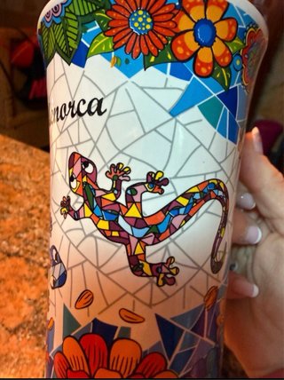 Taza Gaudi con lagarto y mosaico