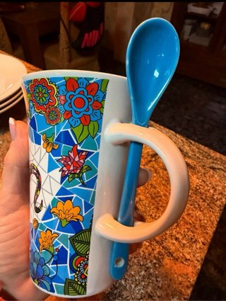 Taza Gaudi con lagarto y mosaico