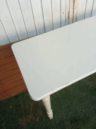 Mesa auxiliar blanca