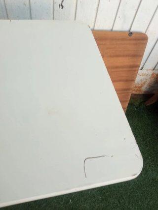 Mesa auxiliar blanca