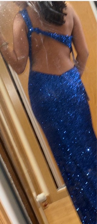 Vestido de fiesta azul brillante