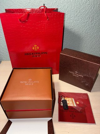 Reloj Patek Philippe Negro Elegante