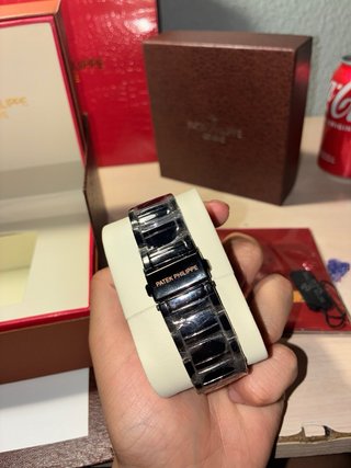 Reloj Patek Philippe Negro Elegante