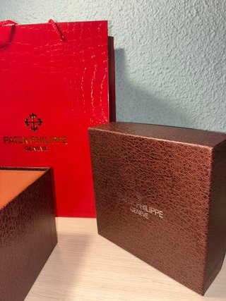 Reloj Patek Philippe Negro Elegante