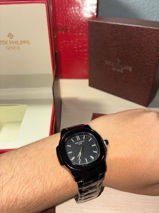 Reloj Patek Philippe Negro Elegante