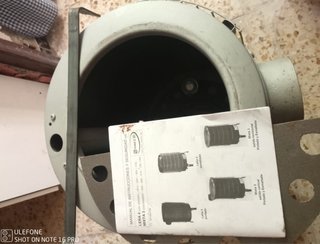 Estufa de leña metálica gris