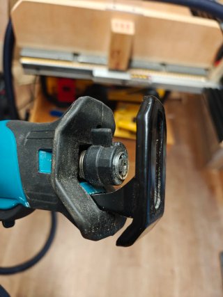 Sierra de sable Makita 12V CXT JR103DZ