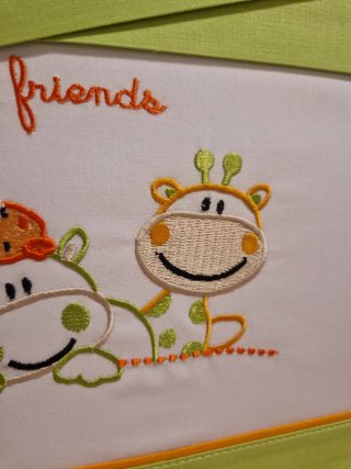 Sábana Maxi Cuna 70x140 cm. Pekebaby Friends