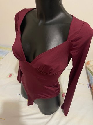 Body Stradivarius manga larga rojo talla S