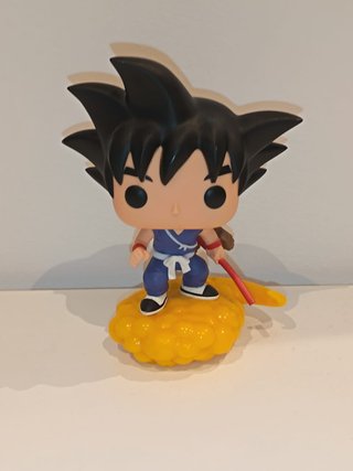 Funko Pop Goku Nube Kinton