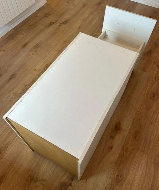 Cajonera horizontal blanca de madera
