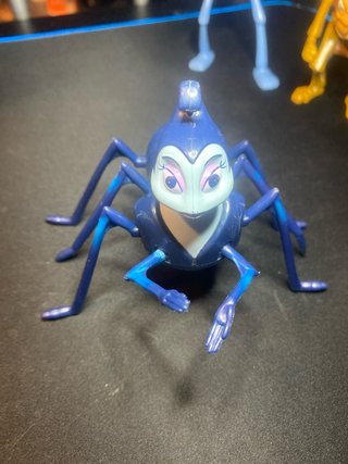Lote 4 figuras Bichos Disney