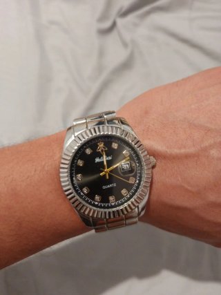 Reloj de pulsera plateado