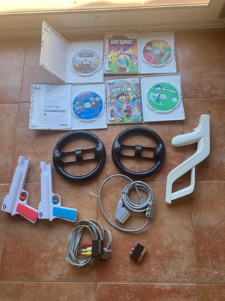 Accesorios Wii: Volantes, Pistolas y Cables