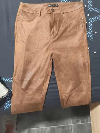 PANTALONES MUJER CUERO COLOR MARRÓN
