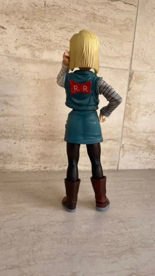 Figure Android C18 Dragon Ball Z 27cm