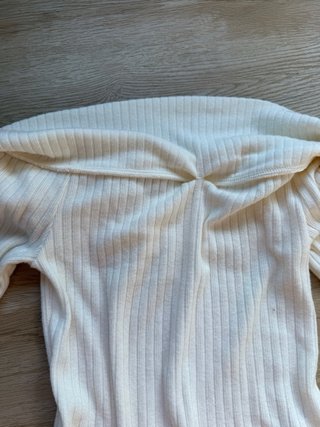 Jersey Stradivarius Hombros Descubiertos Blanco