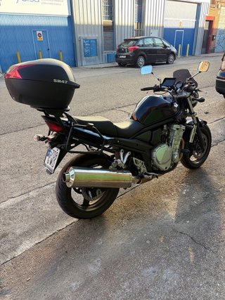 Suzuki Bandit GSF 650 Negra